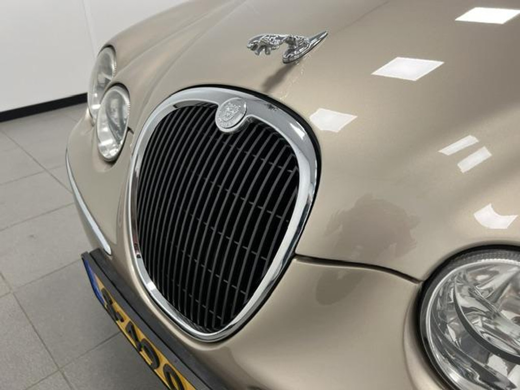 56810795-62.jpg
