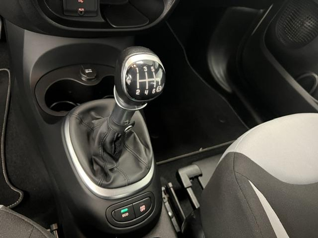 56810800-13.jpg