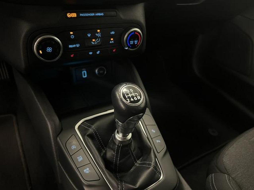56814414-17.jpg