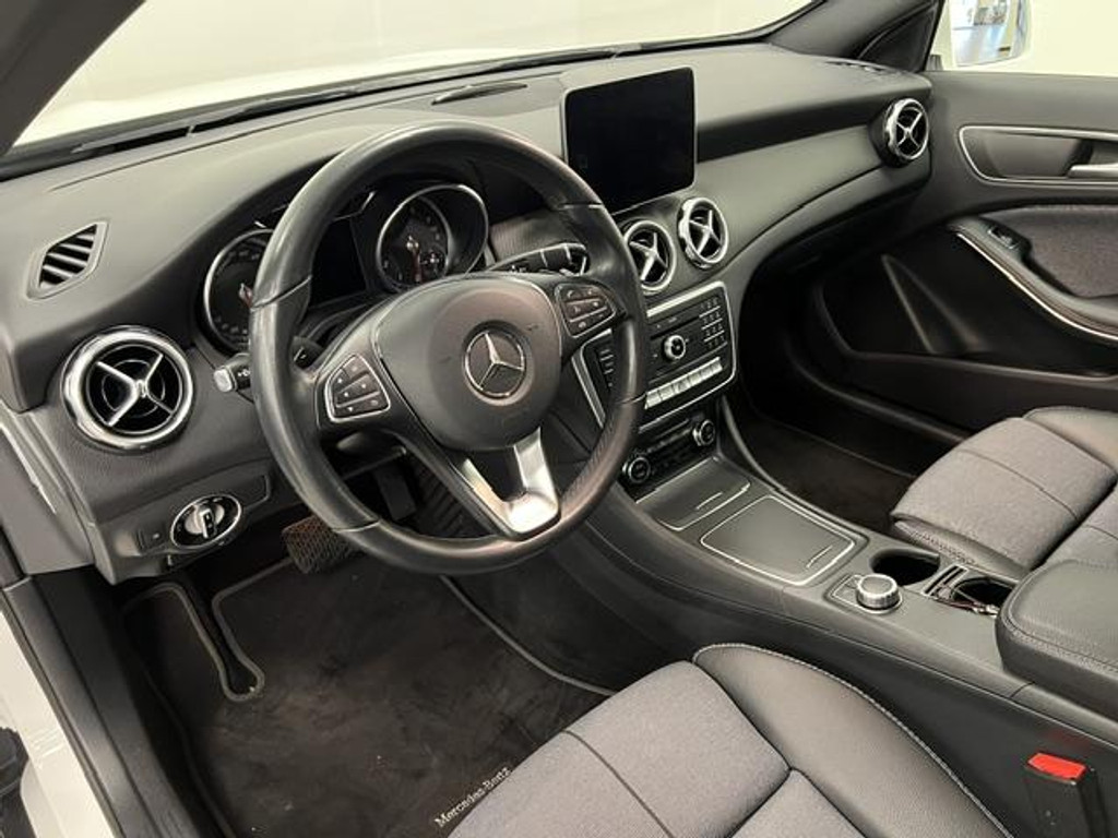 57346985-6.jpg