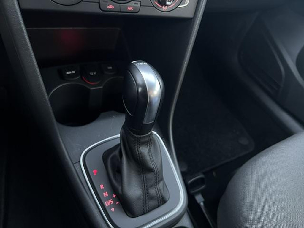 57347294-10.jpg